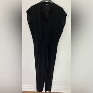 Babaton by Aritzia jumpsuit size medium